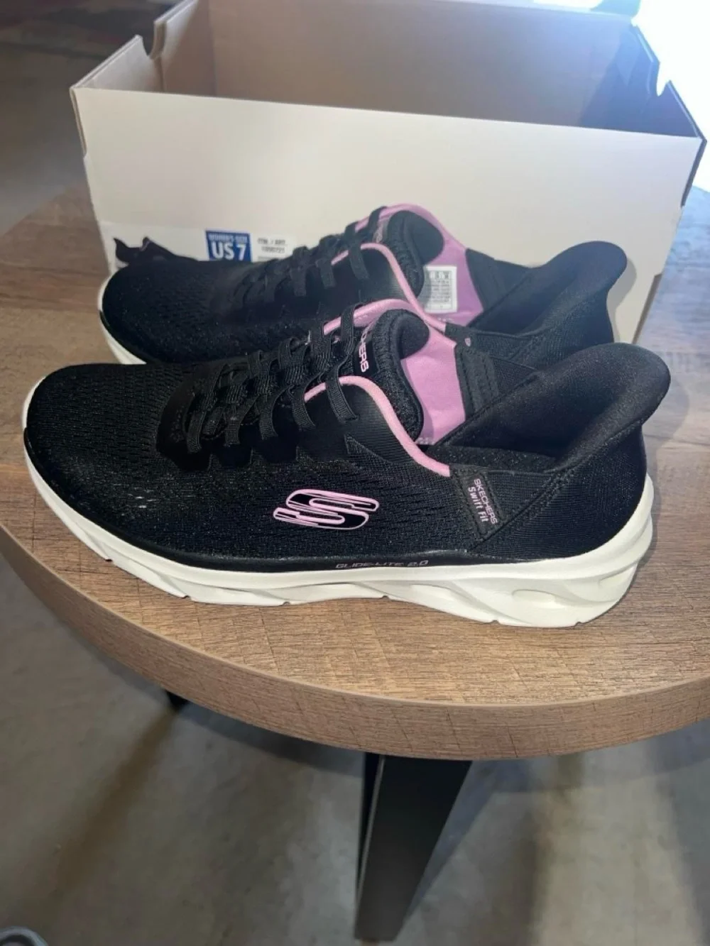 Skechers Swift Fit Glide-Lite 2.0 Women’s Size 7 Black Pink Sneakers
